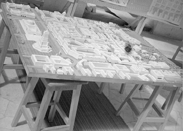 Scale model of the early design version.