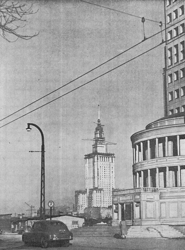 Installation of the spire.